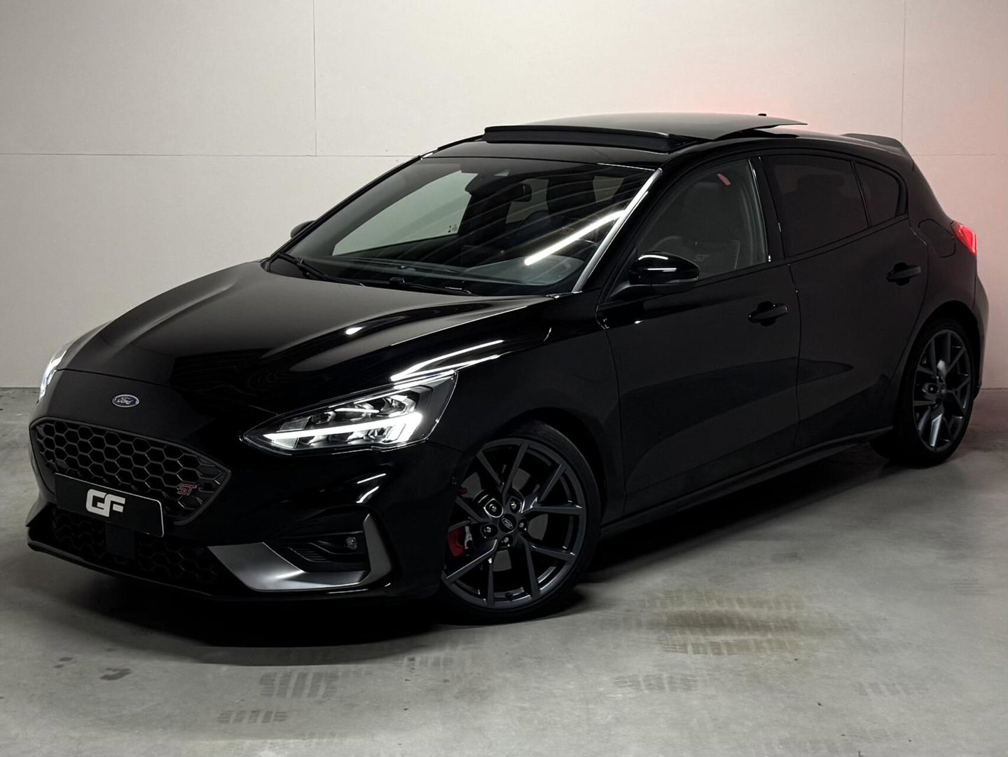 Ford Focus 2.3 EcoBoost ST-3 Pano Camera Recaro Navi Stoelv