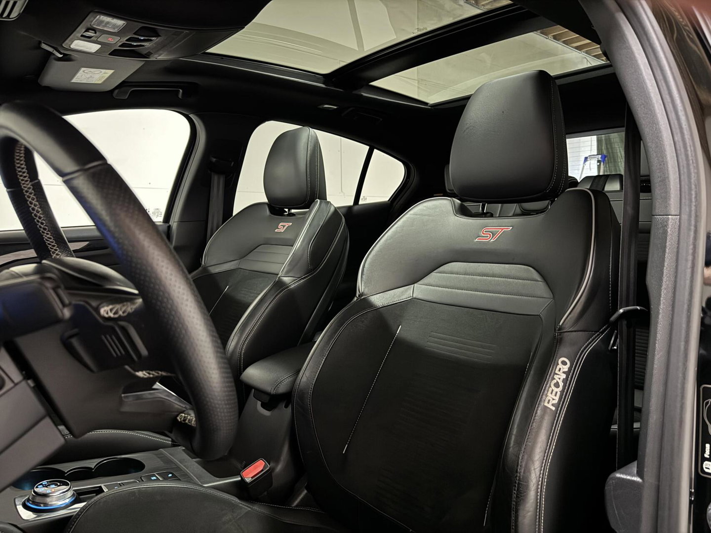 Ford Focus 2.3 EcoBoost ST-3 Pano Camera Recaro Navi Stoelv