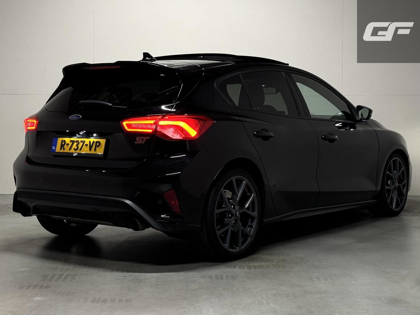 Ford Focus 2.3 EcoBoost ST-3 Pano Camera Recaro Navi Stoelv