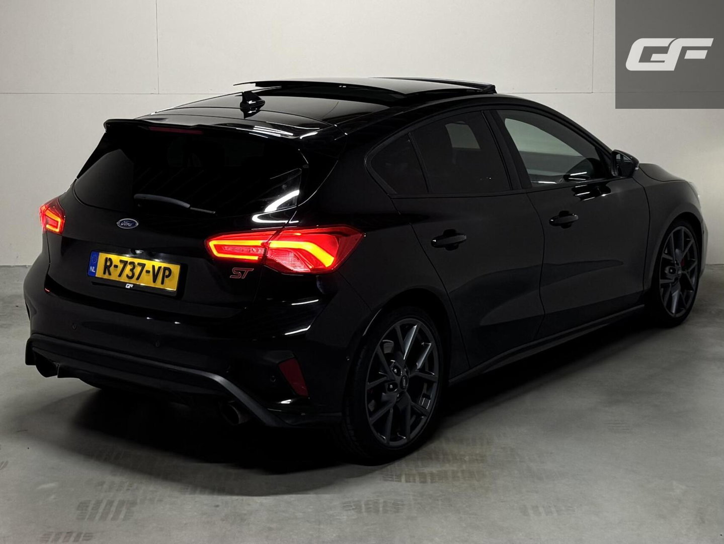 Ford Focus 2.3 EcoBoost ST-3 Pano Camera Recaro Navi Stoelv