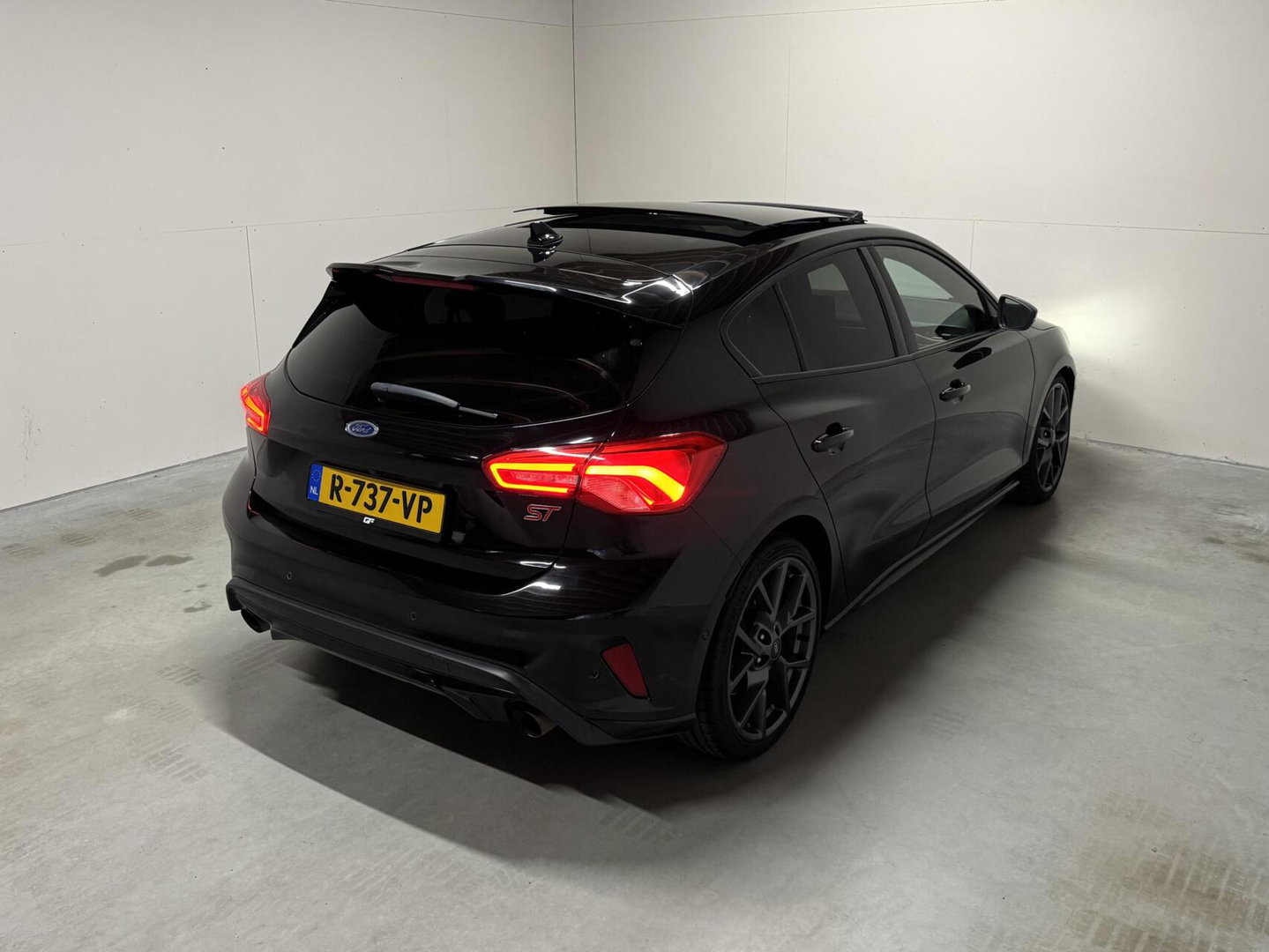 Ford Focus 2.3 EcoBoost ST-3 Pano Camera Recaro Navi Stoelv