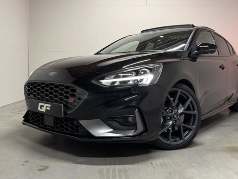 Ford Focus 2.3 EcoBoost ST-3 Pano Camera Recaro Navi Stoelv