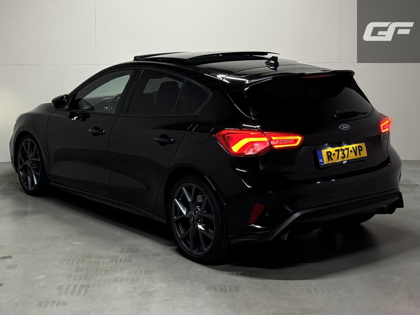 Ford Focus 2.3 EcoBoost ST-3 Pano Camera Recaro Navi Stoelv