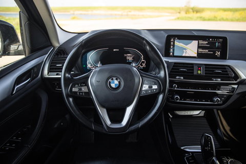 BMW X3 xDrive30e Executive BLACK LINE / PANORAMA DAK / CARPLAY / LEER / STOELVERWARMING / CAMERA