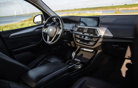 BMW X3 xDrive30e Executive BLACK LINE / PANORAMA DAK / CARPLAY / LEER / STOELVERWARMING / CAMERA