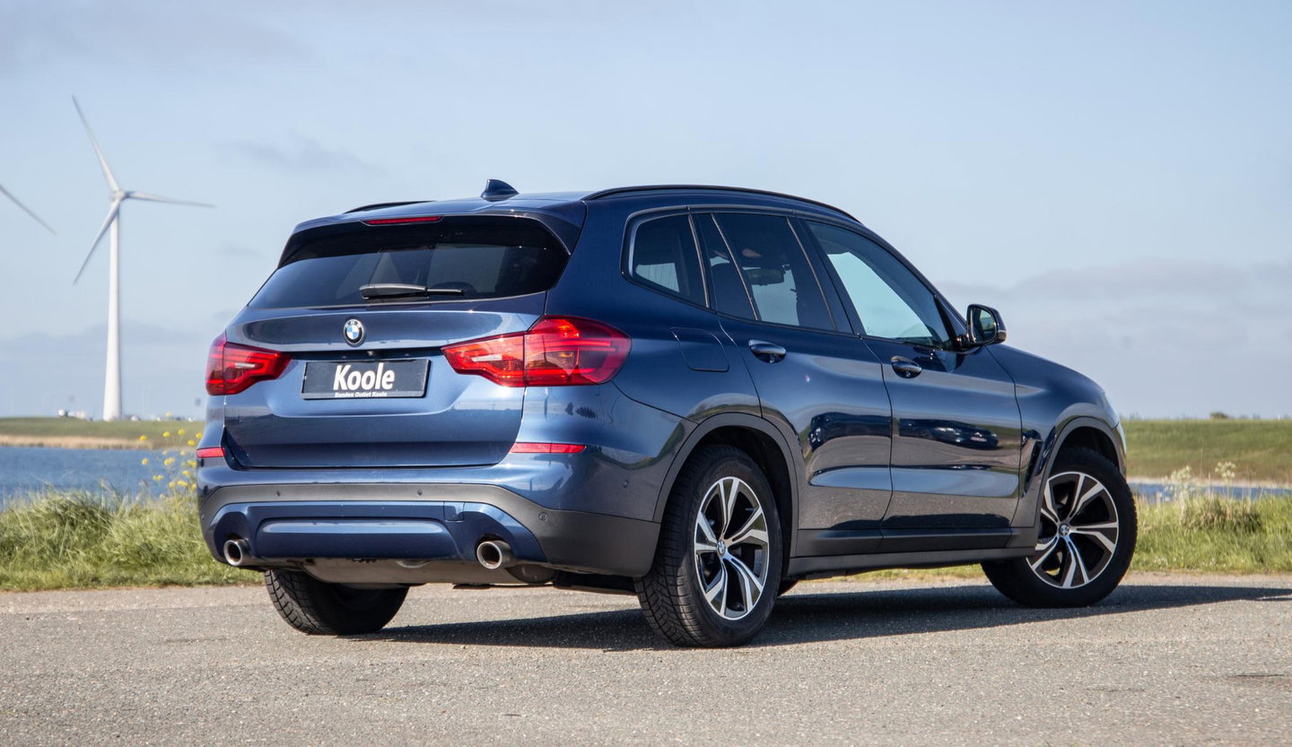 BMW X3 xDrive30e Executive BLACK LINE / PANORAMA DAK / CARPLAY / LEER / STOELVERWARMING / CAMERA