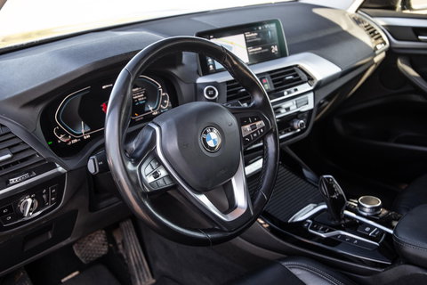 BMW X3 xDrive30e Executive BLACK LINE / PANORAMA DAK / CARPLAY / LEER / STOELVERWARMING / CAMERA