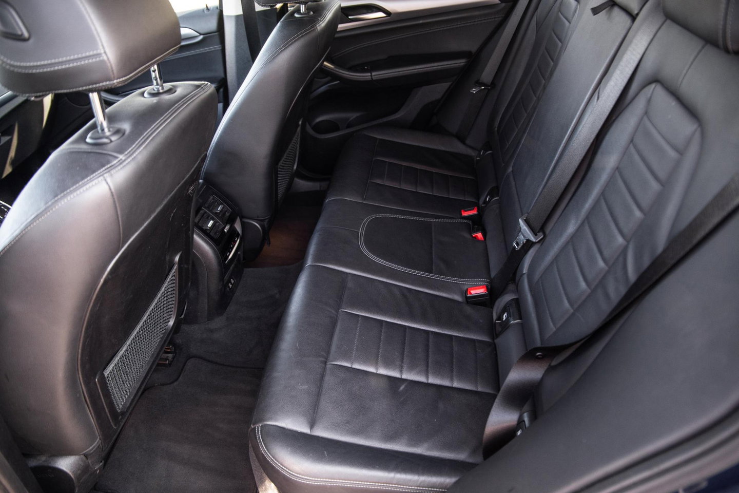 BMW X3 xDrive30e Executive BLACK LINE / PANORAMA DAK / CARPLAY / LEER / STOELVERWARMING / CAMERA
