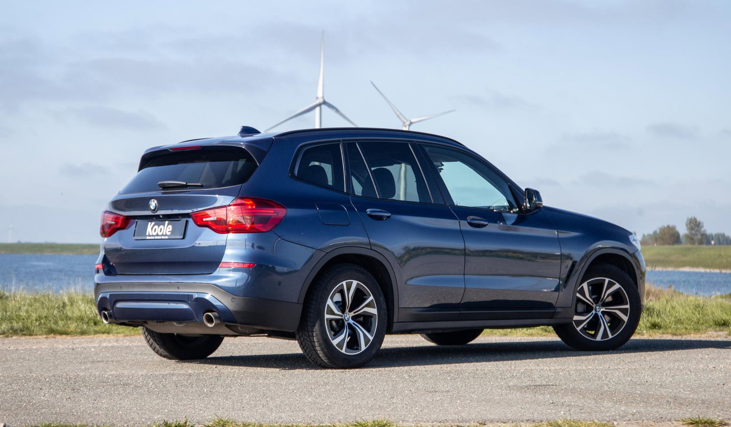 BMW X3 xDrive30e Executive BLACK LINE / PANORAMA DAK / CARPLAY / LEER / STOELVERWARMING / CAMERA