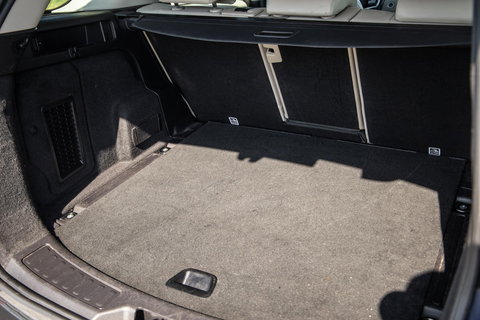 Land Rover Discovery Sport P300e 1.5 SE CARPLAY / TREKHAAK / CREME LEDER / DEALER ONDERHOUDEN / 360 CAMERA