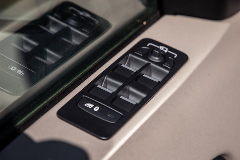 Land Rover Discovery Sport P300e 1.5 SE CARPLAY / TREKHAAK / CREME LEDER / DEALER ONDERHOUDEN / 360 CAMERA
