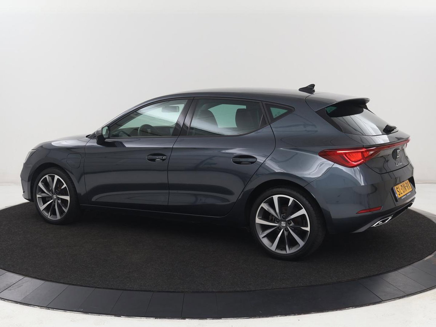 SEAT Leon 1.4 TSI eHybrid PHEV FR | SOH 91,2% | Stoelverwarming | Adaptive cruise | Carplay | Navigatie | Sfeerverlichting | Keyless | Stuurverwarming | Camera | 18'' | Full LED | Digital Cockpit | Plug In