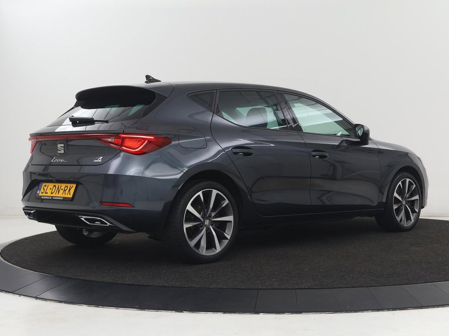 SEAT Leon 1.4 TSI eHybrid PHEV FR | SOH 91,2% | Stoelverwarming | Adaptive cruise | Carplay | Navigatie | Sfeerverlichting | Keyless | Stuurverwarming | Camera | 18'' | Full LED | Digital Cockpit | Plug In