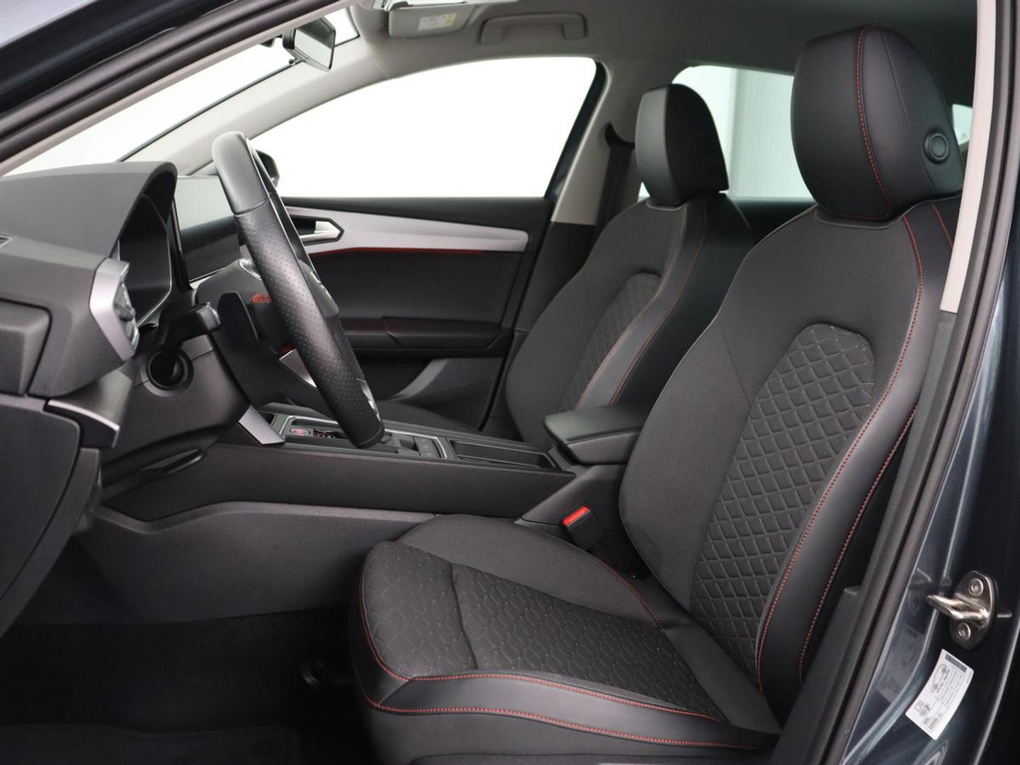SEAT Leon 1.4 TSI eHybrid PHEV FR | SOH 91,2% | Stoelverwarming | Adaptive cruise | Carplay | Navigatie | Sfeerverlichting | Keyless | Stuurverwarming | Camera | 18'' | Full LED | Digital Cockpit | Plug In
