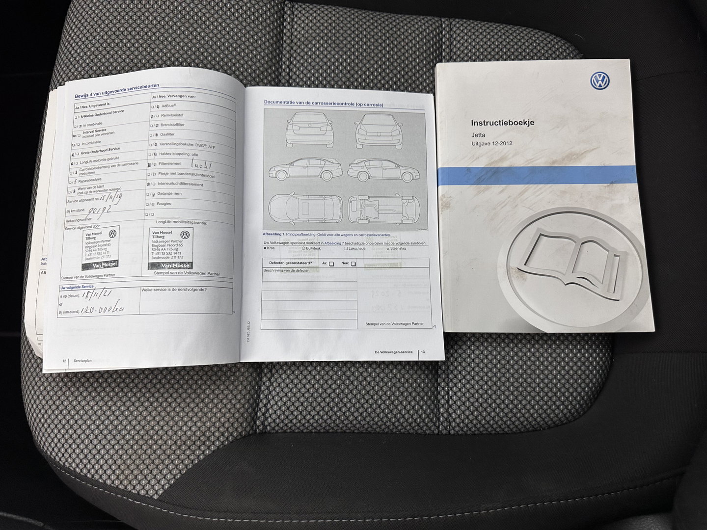 Volkswagen Jetta 1.4 TSI Hybrid Highline Aut. *PANO | XENON | NAVI-FULLMAP | HEATED-COMFORTSEATS | PRIVACY-GLASS | SHIFTPADDLES |  ECC | PDC | CRUISE | 17''ALU*