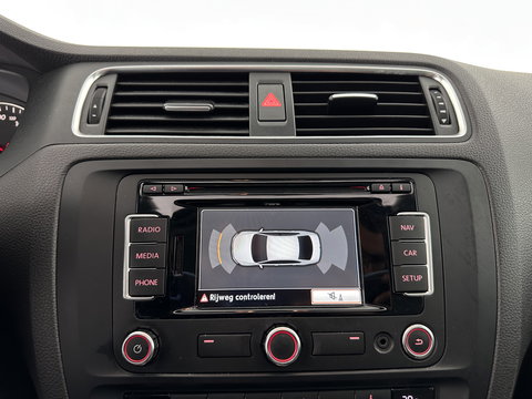 Volkswagen Jetta 1.4 TSI Hybrid Highline Aut. *PANO | XENON | NAVI-FULLMAP | HEATED-COMFORTSEATS | PRIVACY-GLASS | SHIFTPADDLES |  ECC | PDC | CRUISE | 17''ALU*