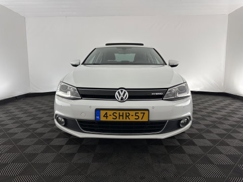 Volkswagen Jetta 1.4 TSI Hybrid Highline Aut. *PANO | XENON | NAVI-FULLMAP | HEATED-COMFORTSEATS | PRIVACY-GLASS | SHIFTPADDLES |  ECC | PDC | CRUISE | 17''ALU*
