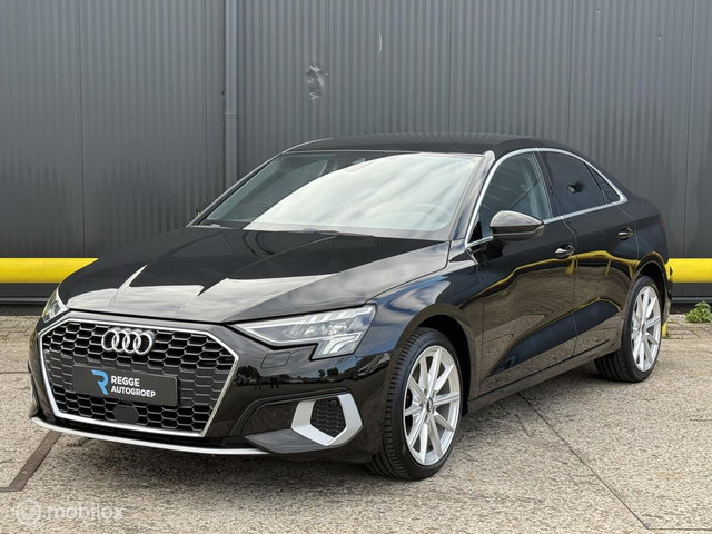 Audi A3 - Limousine 30 TFSI Pro Line S-Line velgen AUTOMAAT