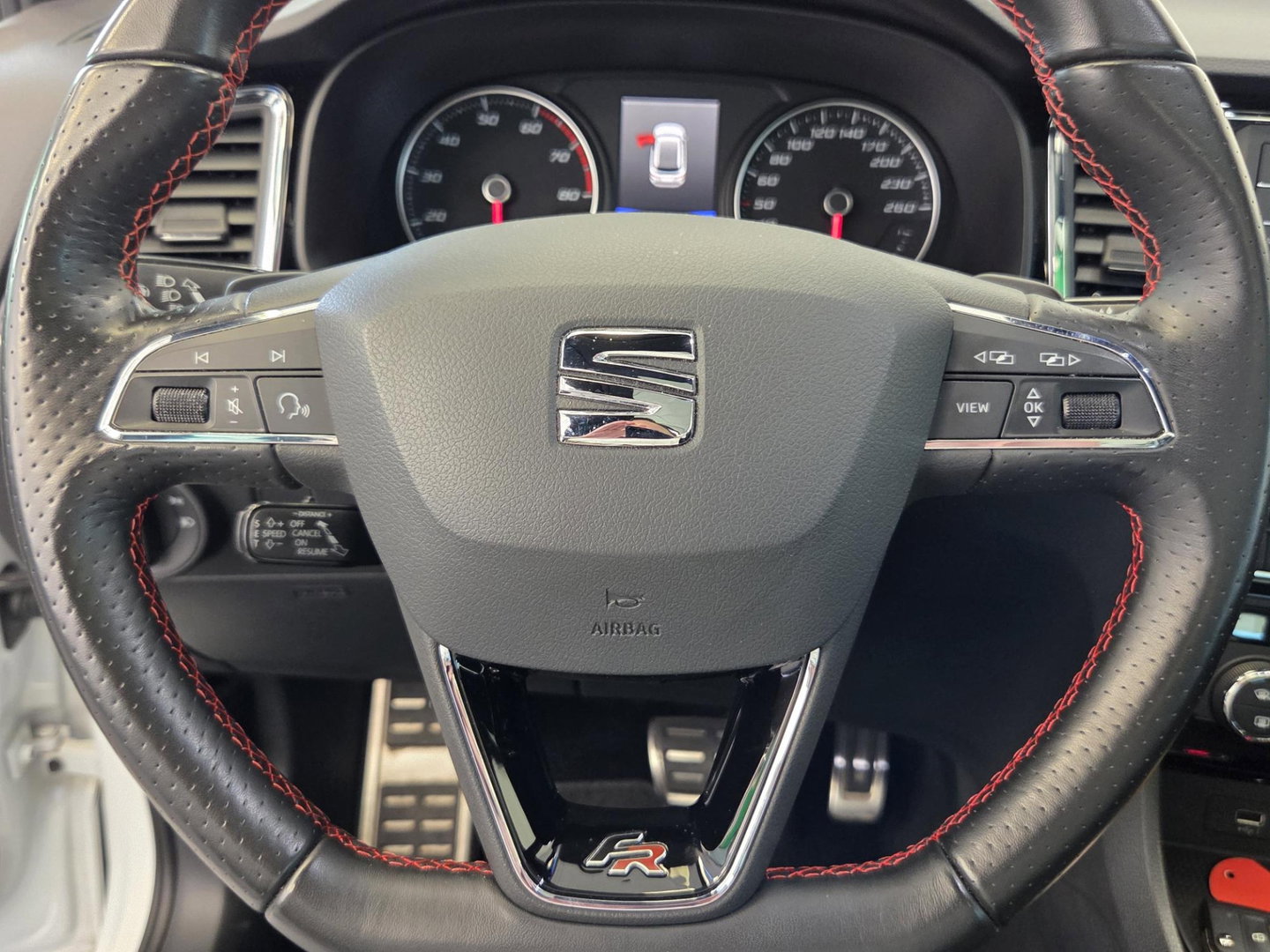 SEAT Ateca 1.5 TSI FR Business Intense Panoramadak Trekhaak Elektrisch Leder interieur