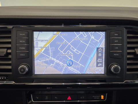 SEAT Ateca 1.5 TSI FR Business Intense Panoramadak Trekhaak Elektrisch Leder interieur