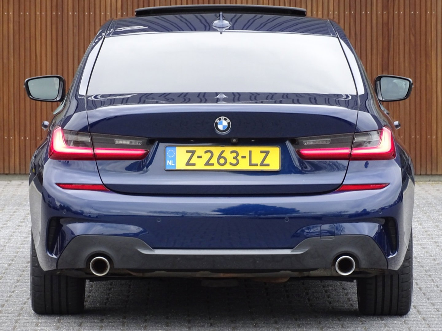 BMW 3-serie 330e High Executive / M-Sport / pano / Laser / 19"