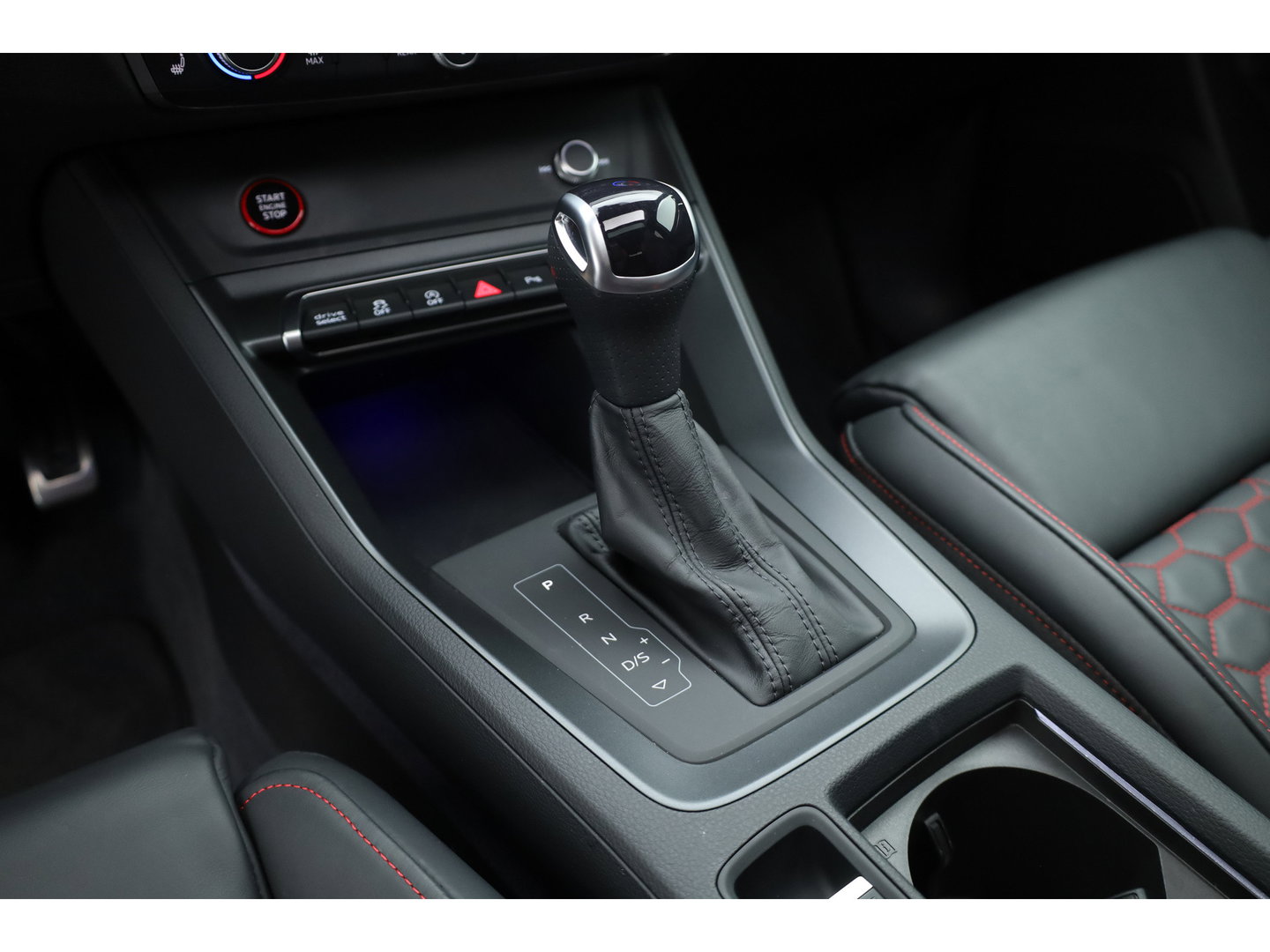 Audi RS Q3 Sportback 2.5 TFSI | Pano | RS Seats | RS Sportuitlaat | Matrix LED | Sonos | Full Black | 21'' | ACC | Keyless | Camera | X