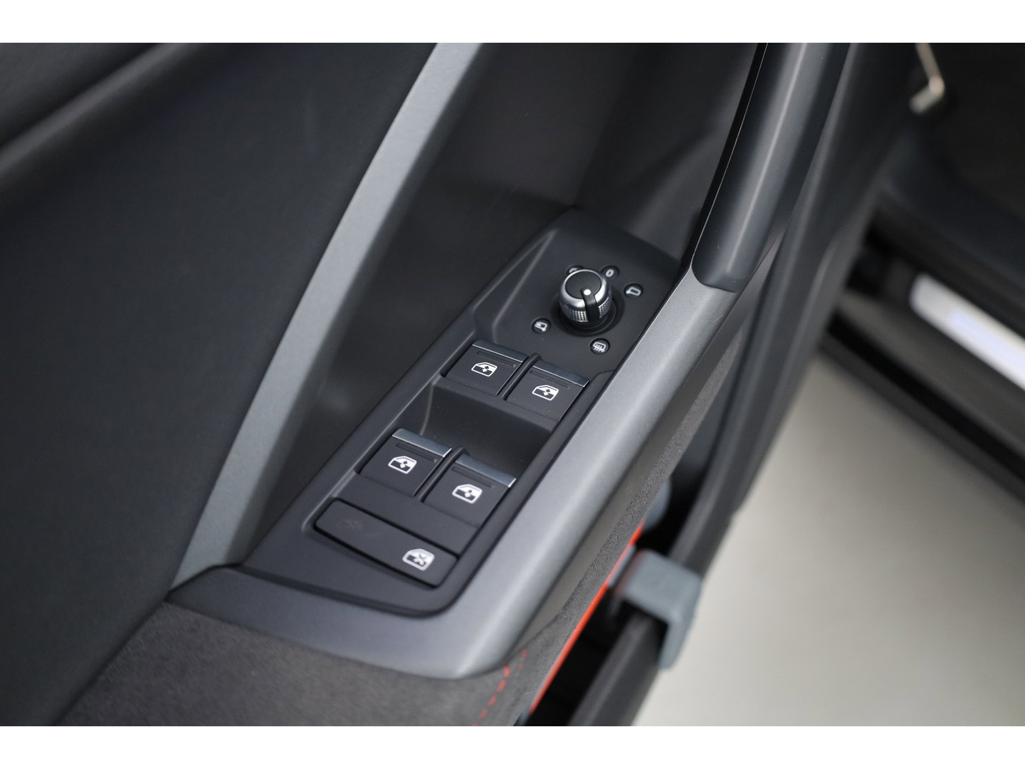 Audi RS Q3 Sportback 2.5 TFSI | Pano | RS Seats | RS Sportuitlaat | Matrix LED | Sonos | Full Black | 21'' | ACC | Keyless | Camera | X