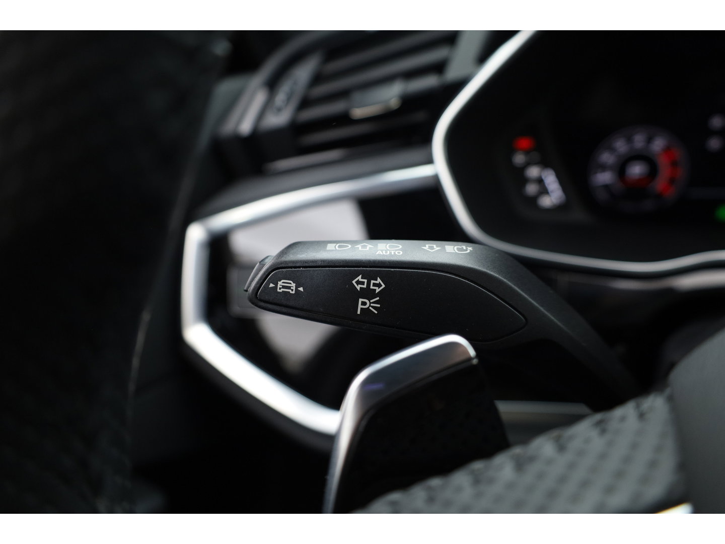 Audi RS Q3 Sportback 2.5 TFSI | Pano | RS Seats | RS Sportuitlaat | Matrix LED | Sonos | Full Black | 21'' | ACC | Keyless | Camera | X