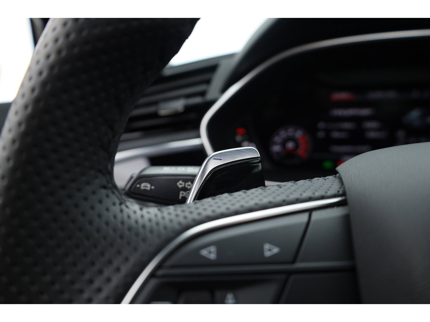 Audi RS Q3 Sportback 2.5 TFSI | Pano | RS Seats | RS Sportuitlaat | Matrix LED | Sonos | Full Black | 21'' | ACC | Keyless | Camera | X