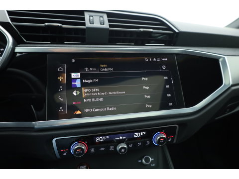 Audi RS Q3 Sportback 2.5 TFSI | Pano | RS Seats | RS Sportuitlaat | Matrix LED | Sonos | Full Black | 21'' | ACC | Keyless | Camera | X