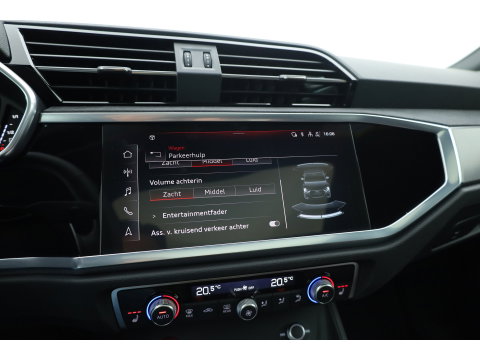 Audi RS Q3 Sportback 2.5 TFSI | Pano | RS Seats | RS Sportuitlaat | Matrix LED | Sonos | Full Black | 21'' | ACC | Keyless | Camera | X
