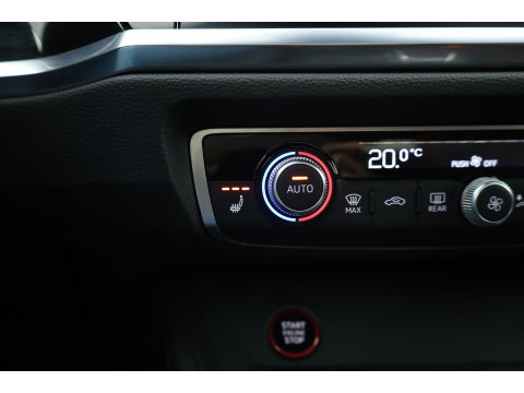 Audi RS Q3 Sportback 2.5 TFSI | Pano | RS Seats | RS Sportuitlaat | Matrix LED | Sonos | Full Black | 21'' | ACC | Keyless | Camera | X