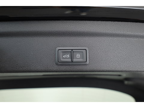 Audi RS Q3 Sportback 2.5 TFSI | Pano | RS Seats | RS Sportuitlaat | Matrix LED | Sonos | Full Black | 21'' | ACC | Keyless | Camera | X