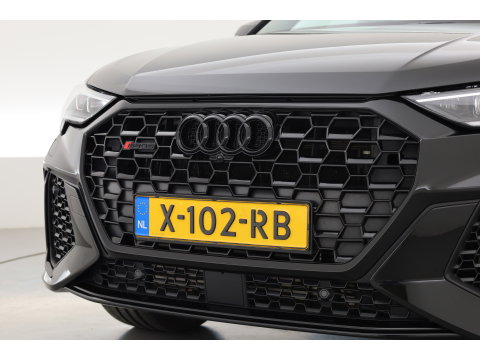 Audi RS Q3 Sportback 2.5 TFSI | Pano | RS Seats | RS Sportuitlaat | Matrix LED | Sonos | Full Black | 21'' | ACC | Keyless | Camera | X