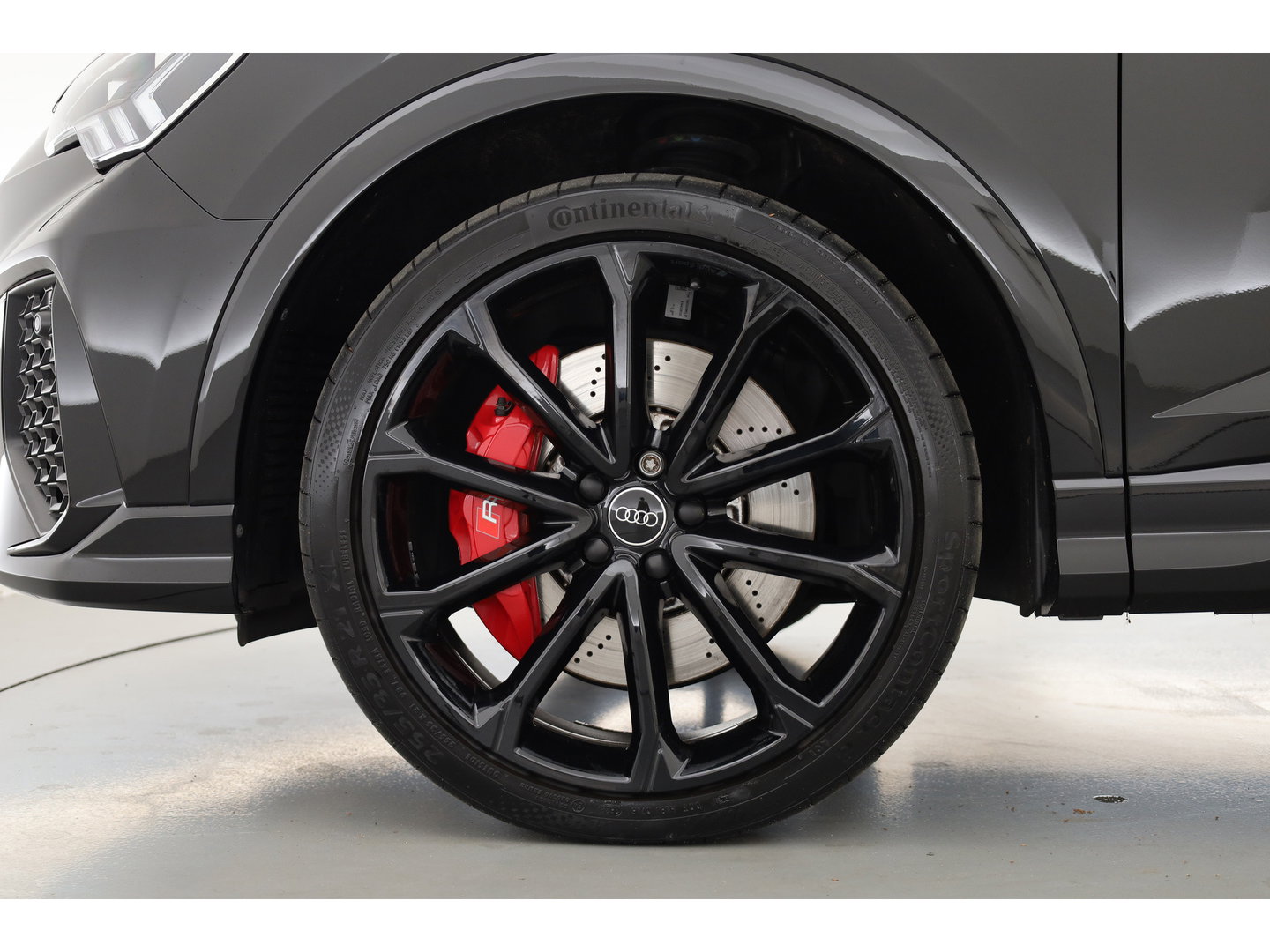 Audi RS Q3 Sportback 2.5 TFSI | Pano | RS Seats | RS Sportuitlaat | Matrix LED | Sonos | Full Black | 21'' | ACC | Keyless | Camera | X