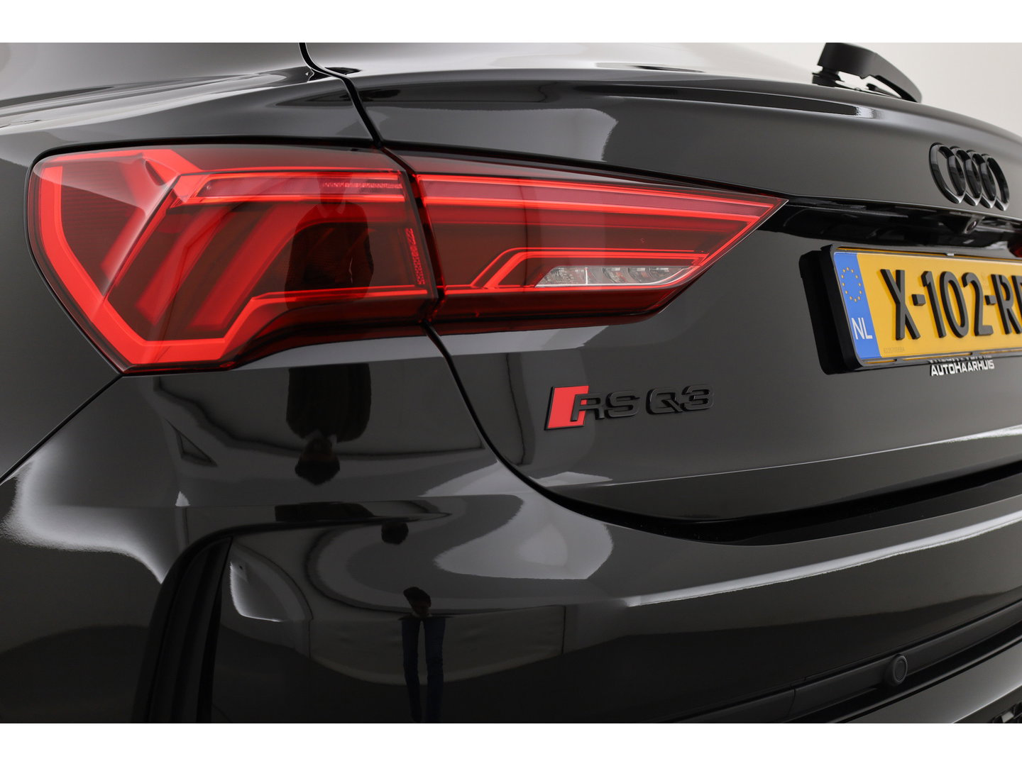 Audi RS Q3 Sportback 2.5 TFSI | Pano | RS Seats | RS Sportuitlaat | Matrix LED | Sonos | Full Black | 21'' | ACC | Keyless | Camera | X