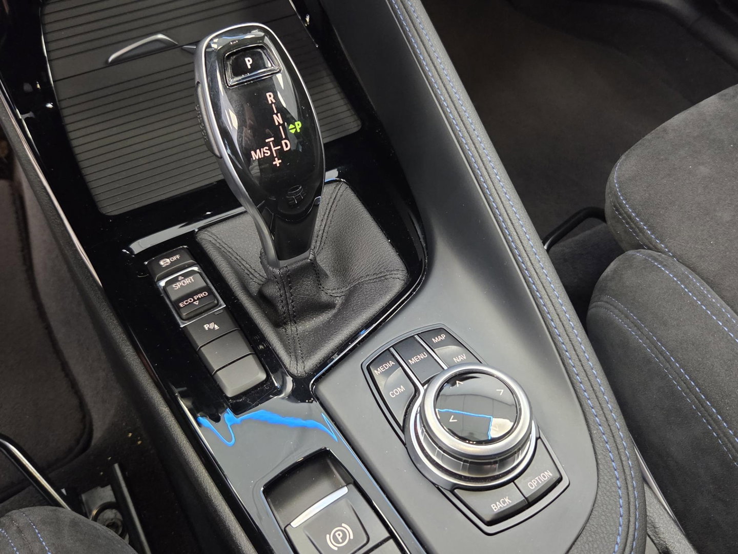 BMW X1 sDrive18i Executive M-sport Full-led Navigatie 19'inch lmv