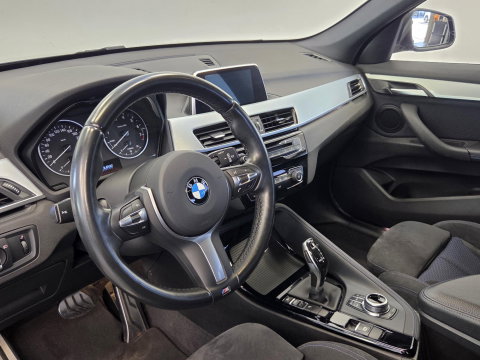 BMW X1 sDrive18i Executive M-sport Full-led Navigatie 19'inch lmv