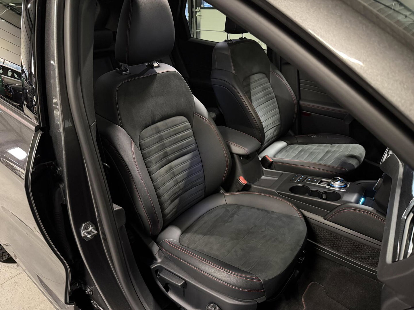 Ford Kuga 2.5 PHEV ST-Line X Pano Trekhaak B&O Camera Winter