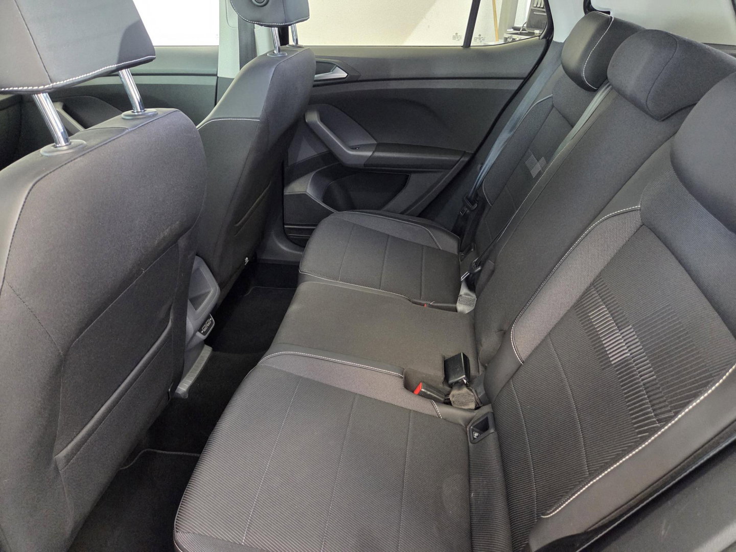 Volkswagen T-Cross 1.0 TSI Style Business R VCP Stoelverwarming Navigatie 24 Maanden garantie* (Vraag naar de voorwaarden)