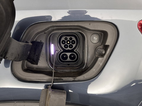 Volvo XC40 Recharge Plus [ 3-Fase-11kW ] {SOH-90%} (INCL-BTW) *HEATPUMP | ADAPTIVE-CRUISE | FULL-LED | BLINDSPOT | HEATED-SPORTSEATS | KEYLESS | DIGI-COCKPIT | CAMERA | PRIVACY-GLASS | ECC | TOWBAR | PDC | 19''ALU*