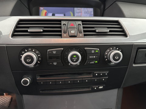 BMW 5 Serie Touring 525i Aut. *LEATHER | XENON | MEMORY-PACK | HEATED-SPORTSEATS | HIFI-SOUND | ECC | PDC | CRUISE | TOWBAR | 17''ALU*