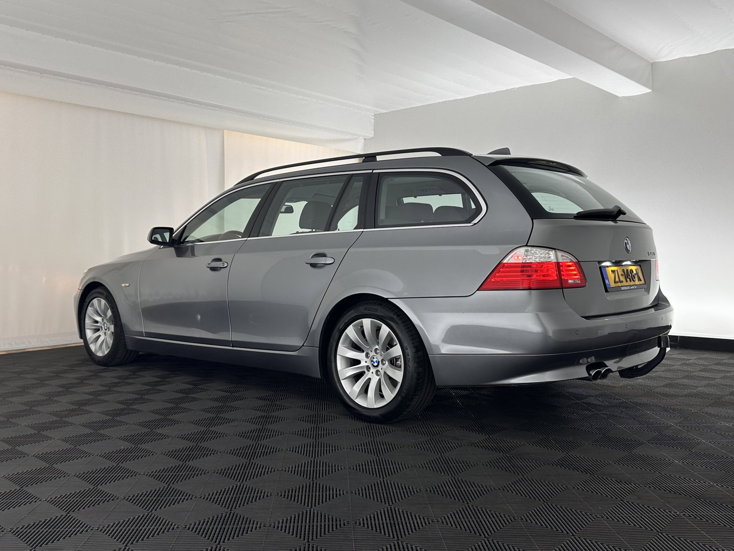 BMW 5 Serie Touring 525i Aut. *LEATHER | XENON | MEMORY-PACK | HEATED-SPORTSEATS | HIFI-SOUND | ECC | PDC | CRUISE | TOWBAR | 17''ALU*