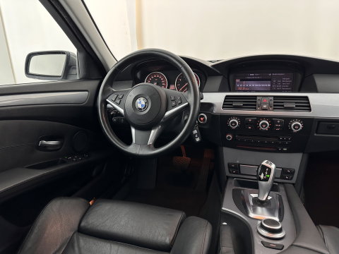 BMW 5 Serie Touring 525i Aut. *LEATHER | XENON | MEMORY-PACK | HEATED-SPORTSEATS | HIFI-SOUND | ECC | PDC | CRUISE | TOWBAR | 17''ALU*