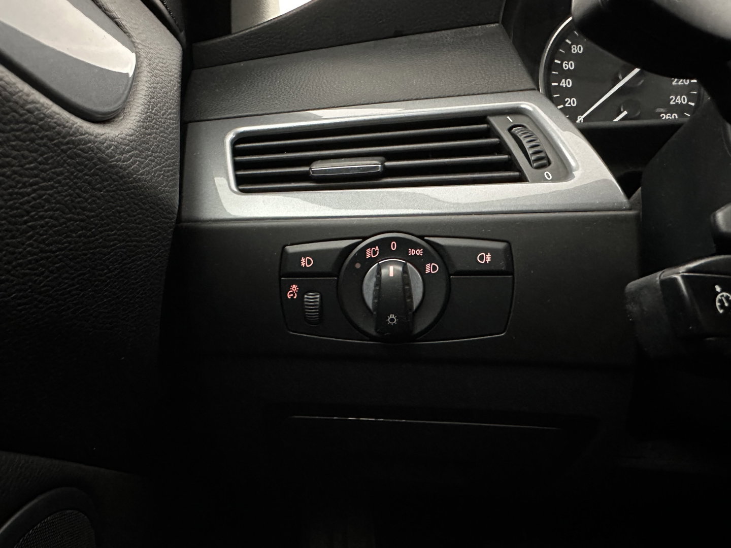 BMW 5 Serie Touring 525i Aut. *LEATHER | XENON | MEMORY-PACK | HEATED-SPORTSEATS | HIFI-SOUND | ECC | PDC | CRUISE | TOWBAR | 17''ALU*