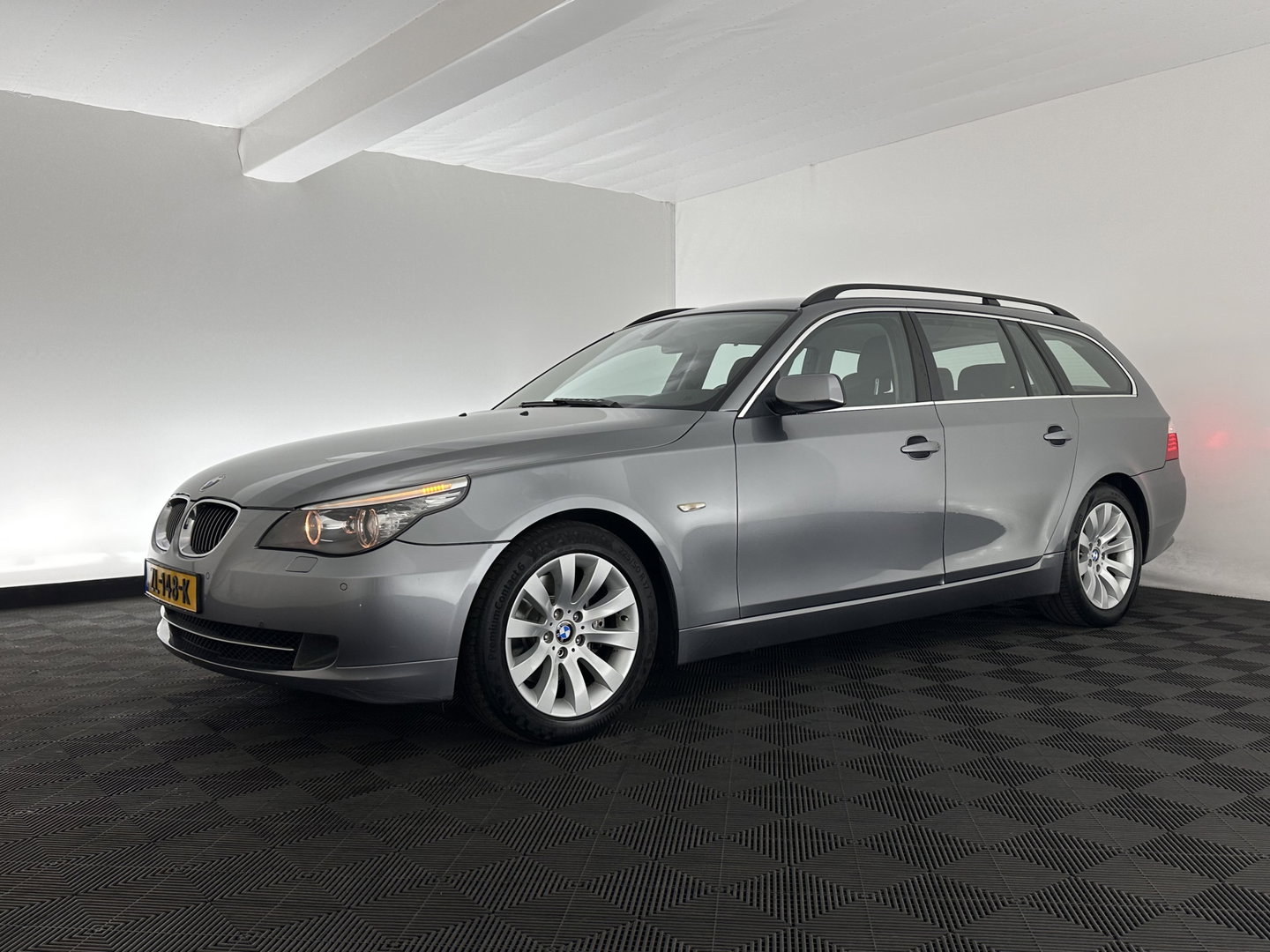 BMW 5 Serie Touring 525i Aut. *LEATHER | XENON | MEMORY-PACK | HEATED-SPORTSEATS | HIFI-SOUND | ECC | PDC | CRUISE | TOWBAR | 17''ALU*