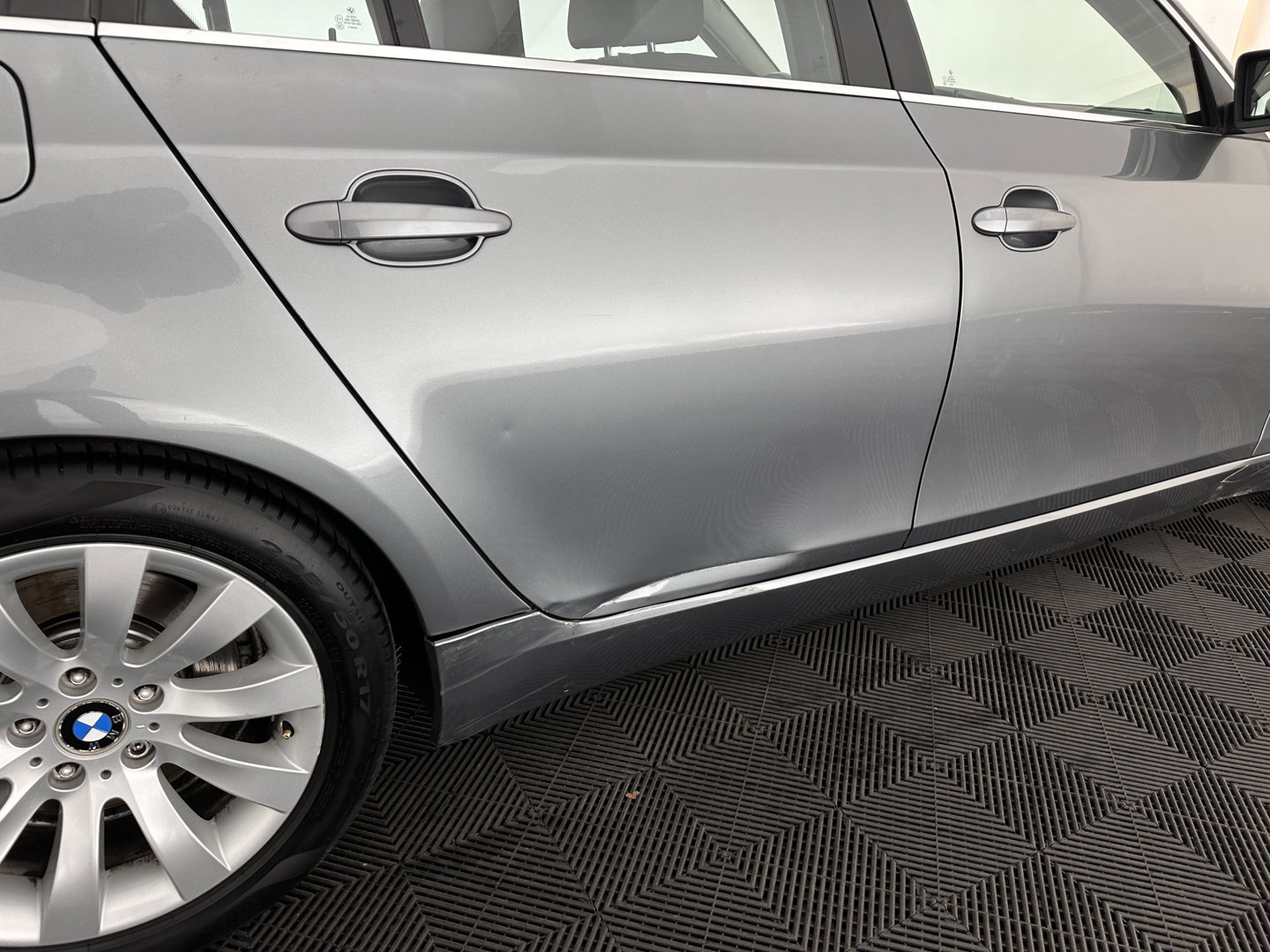 BMW 5 Serie Touring 525i Aut. *LEATHER | XENON | MEMORY-PACK | HEATED-SPORTSEATS | HIFI-SOUND | ECC | PDC | CRUISE | TOWBAR | 17''ALU*