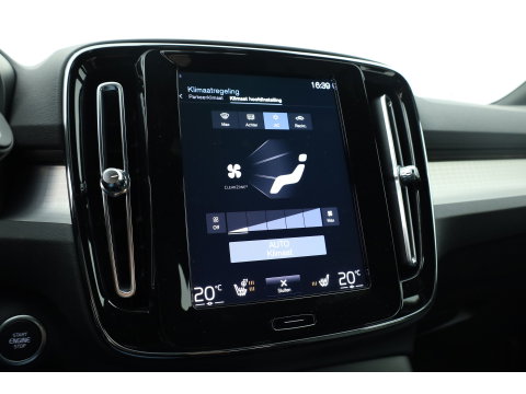 Volvo XC40 1.5 T4 Plug-in hybrid Plus Bright | Facelift | Elek. Trekhaak | H&K audio | memory stoelen | Carplay |