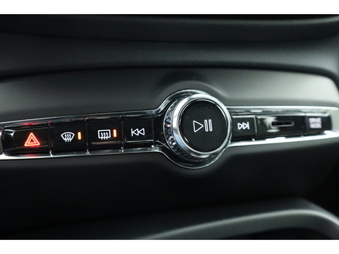 Volvo XC40 1.5 T4 Plug-in hybrid Plus Bright | Facelift | Elek. Trekhaak | H&K audio | memory stoelen | Carplay |