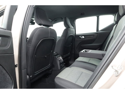 Volvo XC40 1.5 T4 Plug-in hybrid Plus Bright | Facelift | Elek. Trekhaak | H&K audio | memory stoelen | Carplay |